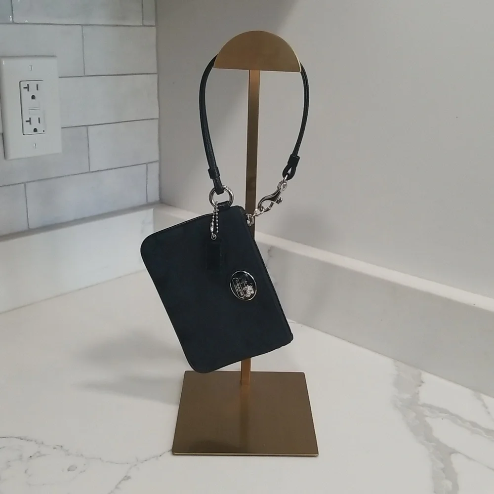 NWOT Coach Black Signature Canvas Wristlet - Picture 2 of 9